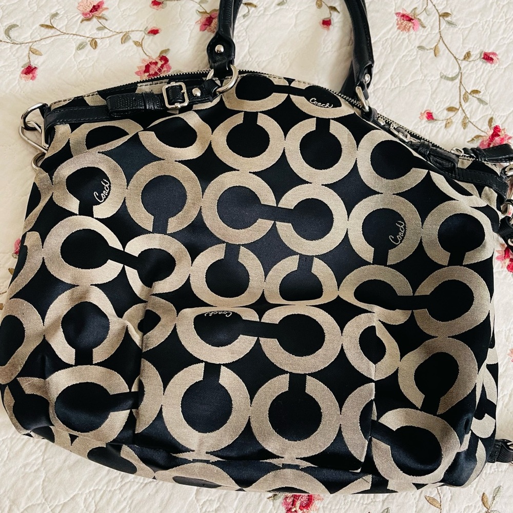 Authentic Signature Coach Bag - Picture 6 of 8